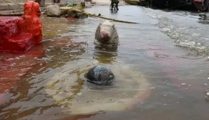 काशी में गंगा की लहरें हुईं शांत, दोबारा शुरू हुआ नावों का संचालन