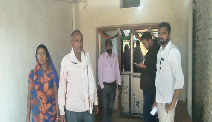 अयोध्या जनपद के तारुन थाना क्षेत्र अंतर्गत रामपुर भगन चौकी की कुर्सी मिली खाली