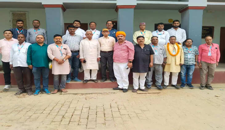 ग्रामीण पत्रकार एसोसिएशन तहसील इकाई सहजनवां की बैठक सम्पन्न