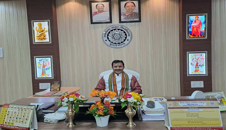 Varanasi News: इस संस्था में विश्व कल्याण हेतु 87 दिनों से चल रहे चतुर्वेद स्वाहाकार महायज्ञ में भारत के अनेकों धार्मिक संस्थाओं ने जुड़ने का अनुरोध किया