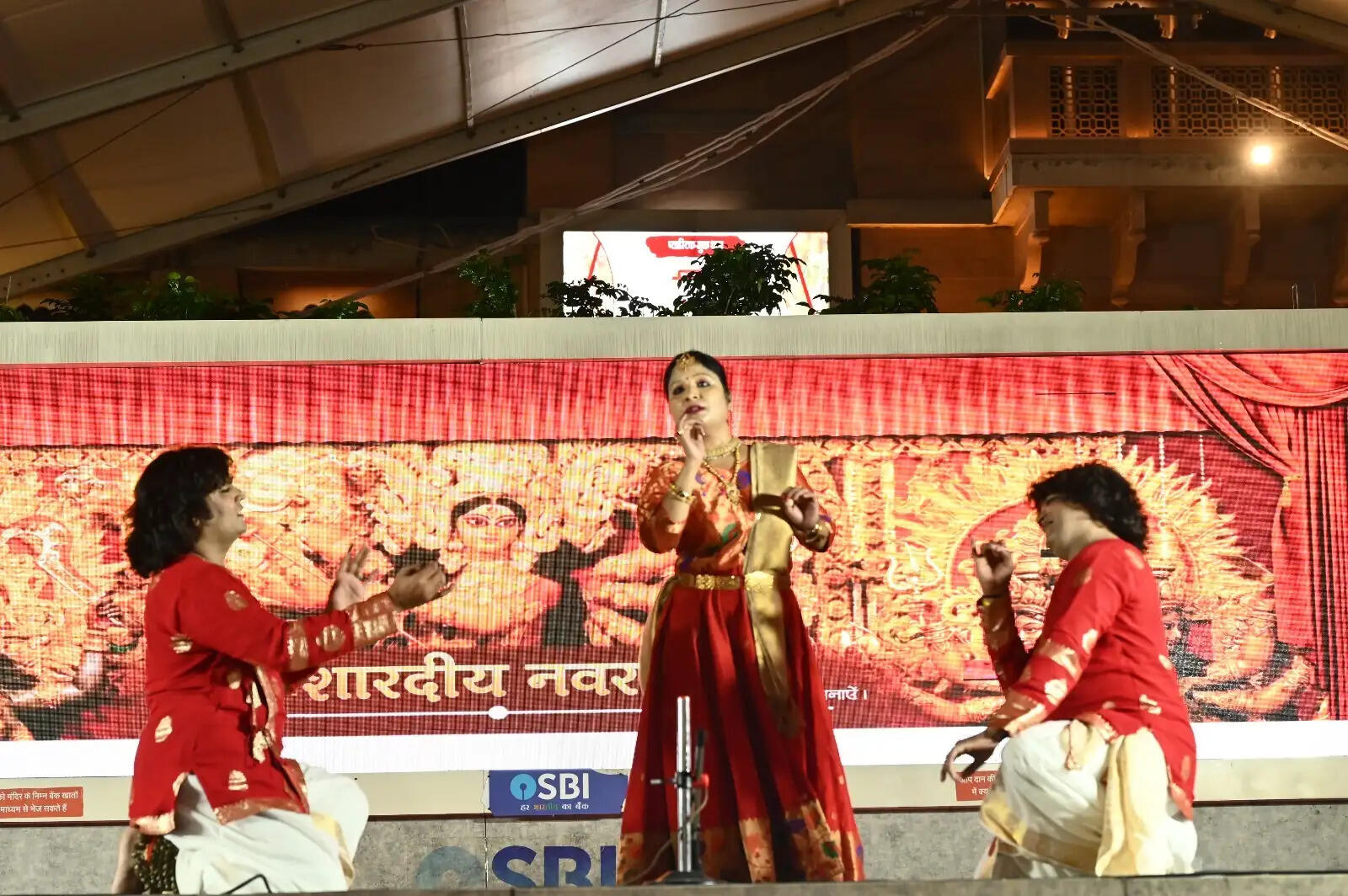 काशी विश्वनाथ धाम में भक्ति संगीत की गूंज, सांस्कृतिक संध्या ने मोहा मन