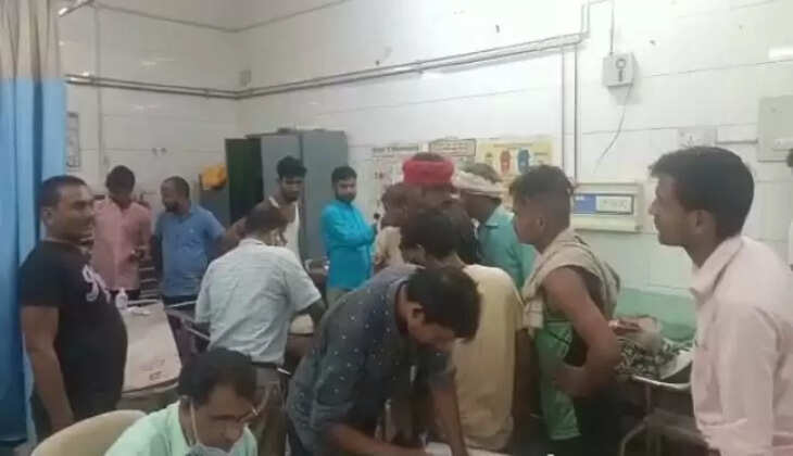 One person died due to lightning while grazing buffalo in Pareva village of Chandauli