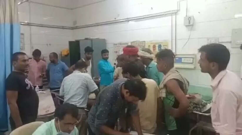 One person died due to lightning while grazing buffalo in Pareva village of Chandauli