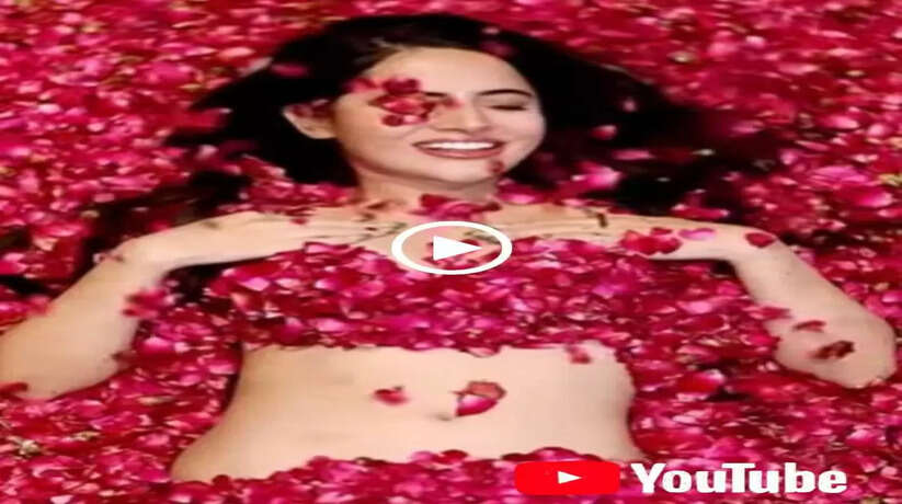 Urfi Javed covered his open body with rose petals, fans said – Ranveer Singh se toh hi hi hai', the video went viral.