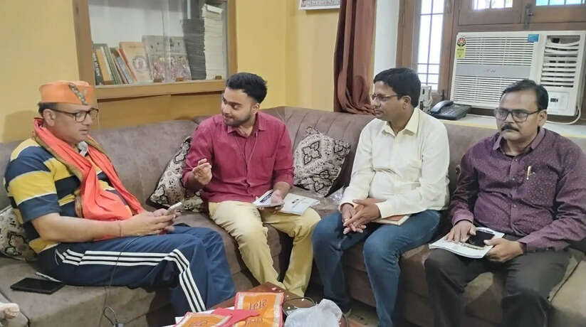 डिजिटल जनगणना का आगाज: नगर के प्रथम नागरिक के रूप में सबसे पहले महापौर ने दर्ज कराया अपना विवरण