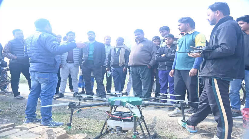 कार्टेवा एग्रीसाइन्स के तत्वाधान में ड्रोन द्वारा किटनाशक का छिड़काव