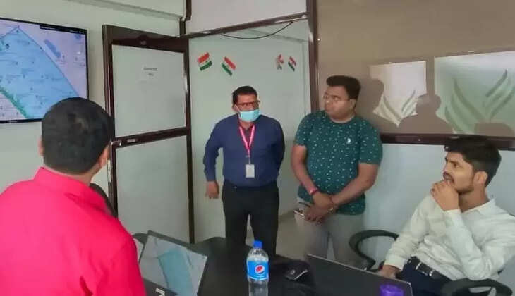 Online Monitoring of Garbage Lifting Vehicles: स्वच्छता सर्वेक्षण को लेकर दिए सुझाव, नगर आयुक्त ने वेस्ट सॉल्यूशन के कंट्रोल रूम का किया निरीक्षण