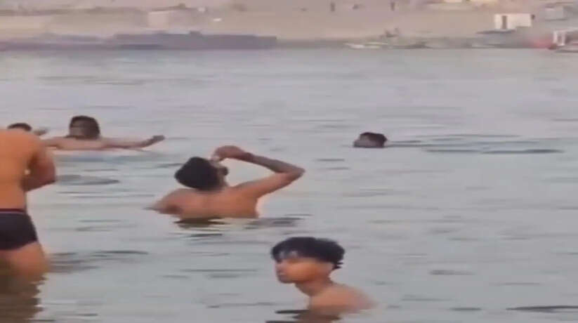 Varanasi News: मां गंगा की गोद में शराबबाजी, सोशल मीडिया पर वायरल वीडियो से मचा विवाद