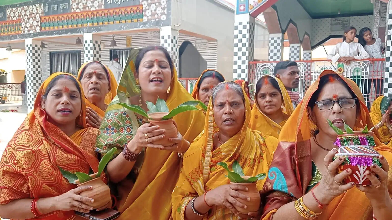 Shat Chandi Mahayagya, Srimad Bhagavat Katha, Nepali Mata Bhagwati Dham, Varanasi Religious Event, Kalash Yatra, Hindu Religious Ceremony, Bhagavat Katha Varanasi, Yagya Mahotsav, Spiritual Event Uttar Pradesh, Choubepur Varanasi, Devotional Gathering, Vedic Rituals, Ayodhya Saints, Vrindavan Spiritual Discourse, Ganga Kalash Yatra, Religious Festival News, Hindu Temple Event, Mahayagya Celebration, Bhakti Program, Varanasi Temple News, Sanatan Dharma Event, Spiritual Awakening, Religious Tourism Varanasi, Uttar Pradesh News, Live Bharat News