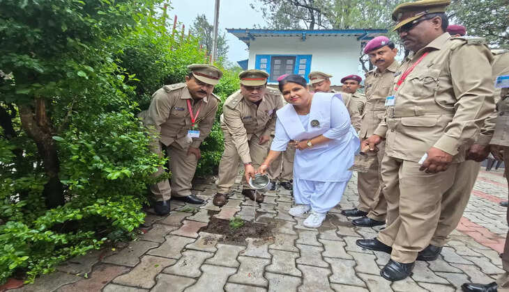 Varanasi News: जाबली, हिमाचल प्रदेश में बरेका सेंट जॉन्स एंबुलेस ब्रिगेड का दीर्घकालीन प्रशिक्षण शिविर कैंप फायर के साथ सम्पन्न