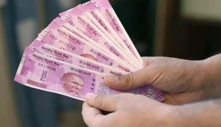 Prayagraj News: बैंक ऑफ इंडिया के अंदर ही&nbsp;बाप-बेटों से 37000 रुपये&nbsp;की हुई टप्पेबाजी