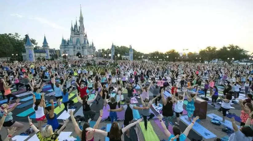 Hundreds attend yoga session in Washington ahead of International Day of Yoga