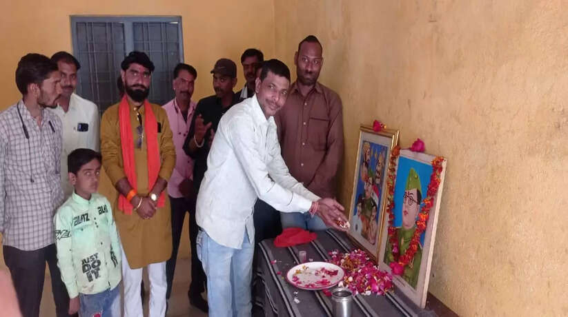 नजीराबाद मे युवा उत्थान समिति ने मनाई नेताजी सुभाषचंद्र बोस की जयंती
