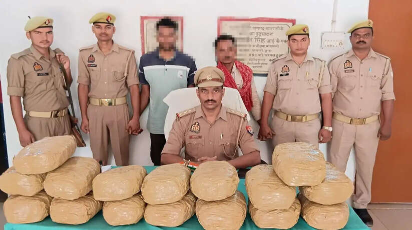 &nbsp;Chandauli News: 32 किलो गांजा बरामद, 2 तस्कर गिरफ्तार; नौगढ़ पुलिस की बड़ी कार्रवाई