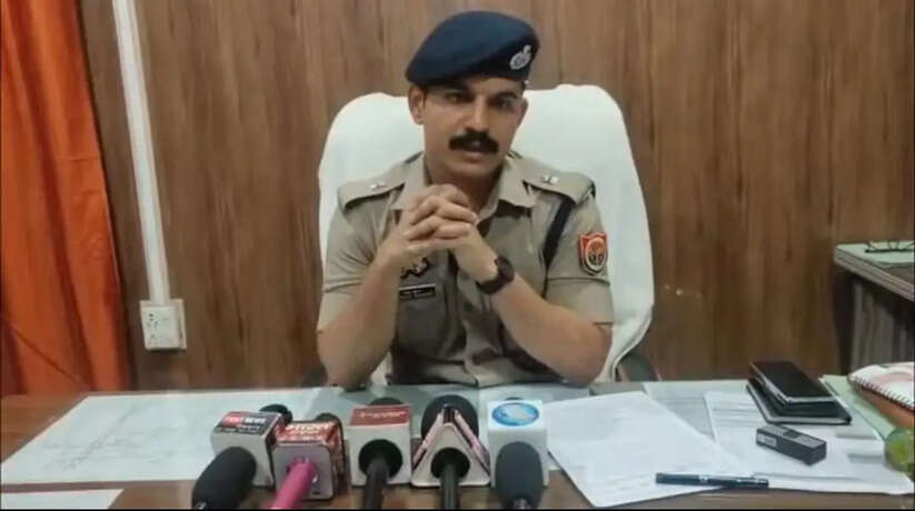 वाराणसी समाचार, रामनगर पुलिस, अवैध पिस्टल बरामद, ऑपरेशन चक्रव्यूह, आर्म्स एक्ट, नितेश पाण्डेय गिरफ्तार, बिहार मुंगेर हथियार सप्लाई, वाराणसी क्राइम न्यूज, Illegal Weapons Seized, UP Police Action