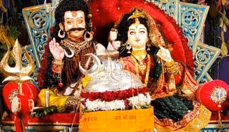 UP News: Baba Bhanvarnath sat with Maa Gaura, devotees were delighted to see the wonderful shade