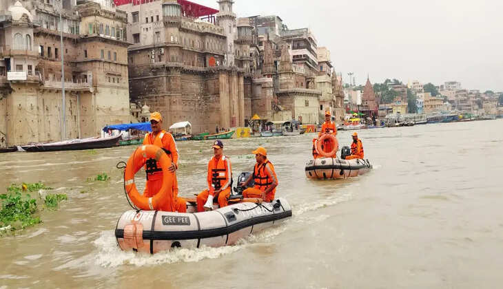 Ganga Water Level Varanasi, Varanasi Flood Alert, 11th NDRF Varanasi, Ganga River Water Level, Varanasi Flood News, Boat Operations Suspended