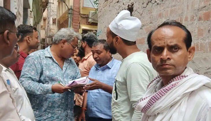 काशी में मीट-मछली की दुकानों पर नगर निगम की छापेमारी, जुर्माने के साथ चेतावनी