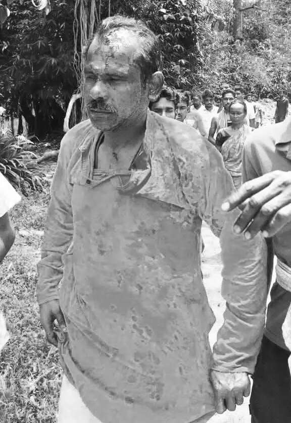 लावपुर के बूथ नंबर 68 पर तृणमूल के गुंडों ने भाजपा एजेंट देबाशीष ओझा की पिटाई की।