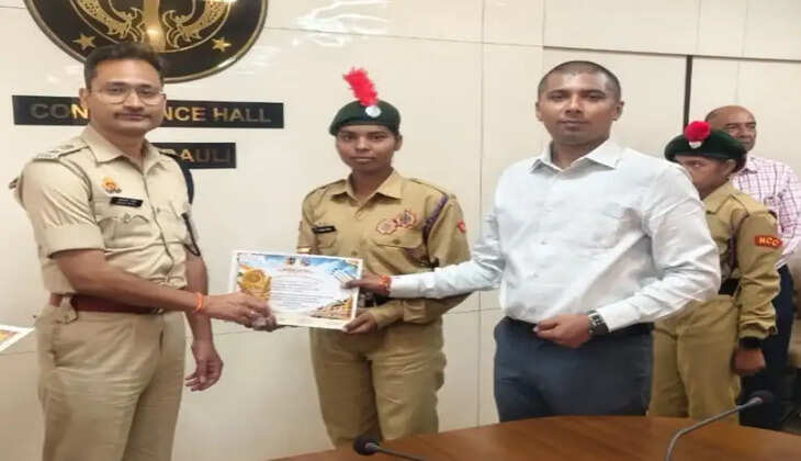 Varanasi Air Show 2026, Chandauli News Today, NCC Cadets Honored, Varanasi Air Show News, Chandauli NCC Cadets, Akash Patel SP Chandauli, R Jagat Sai CDO, NCC Cadets Appreciation, Air Show Volunteers, Chandauli Latest News, Varanasi News Today, Uttar Pradesh News