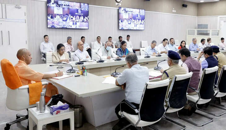 कांवड़ यात्रा और बाढ़ को लेकर सीएम योगी हाई अलर्ट, अधिकारियों को दिए सख्त निर्देश