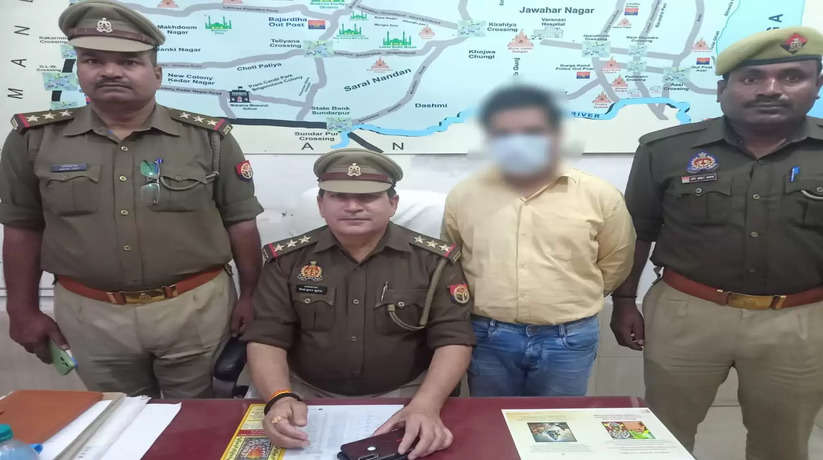 Varanasi News: देह व्यापार के आरोप में वांछित 25 हजार रूपये का इनामिया अभियुक्त थाना भेलूपुर पुलिस द्वारा गिरफ्तार कब्जे से 4 मोबाइल बरामद