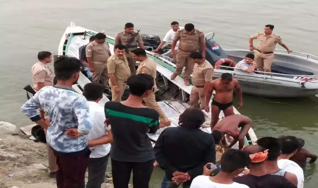 Teen drowned in Ganga while taking bath with friends in Varanasi: Ganga महल घाट पर नहाने गए थे चार दोस्त, जलपुलिस और गोताखोरों ने बरामद किया शव