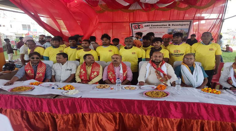 Ayodhya News: ORS कंस्ट्रक्शन एन्ड डेवेलोपेर्स के तत्वावधान में श्रमिक सम्मान समारोह