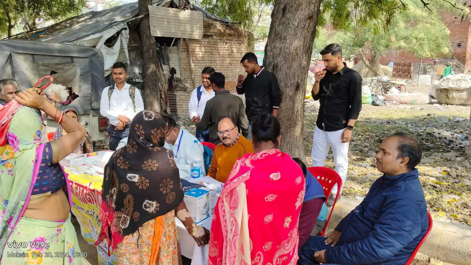 Varanasi News: उमाकांत सर्विस फाउंडेशन के द्वारा स्थान नई बस्ती पांडेयपुर में स्वास्थ्य शिविर का आयोजन किया गया