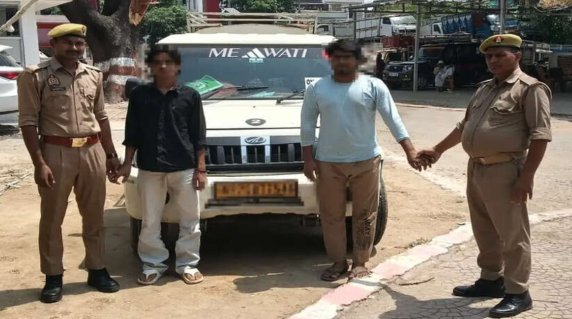 Illegal diesel recovered, 2000 liters diesel, diesel smuggling from Bolero, Bihar diesel smuggling, diesel smuggler arrested, police action, UP crime news, illegal oil trade, Diesel Smuggling News, Bolero Seized, Bihar Smuggling Case, Illegal Diesel Transport, Crime News Hindi, UP Police Action, Diesel Mafia, Hindi news, Breaking news, Live Bharat News, Bihar News, UP Crime Update