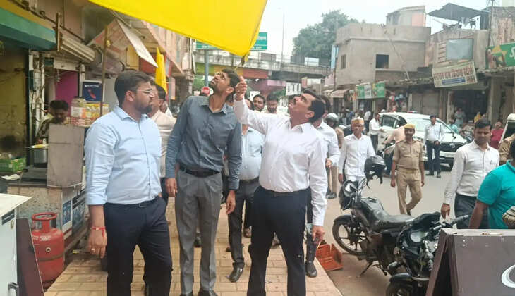 गोरखपुर के विरासत गलियारे पर मंडलायुक्त सख्त, अधूरे काम जल्द पूरे करने के निर्देश