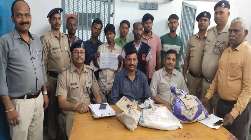 वाराणसी में रेलवे के सामान चोरी करने वाले 7 अभियुक्त गिरफ्तार