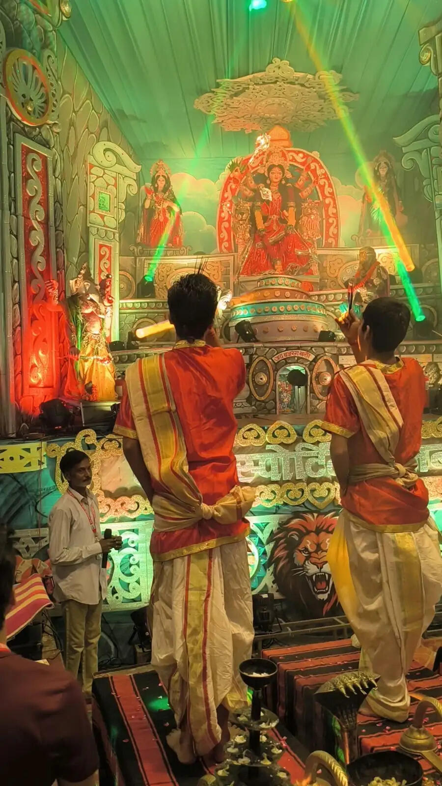 प्रह्लाद घाट पर गंगा आरती की तर्ज पर मां दुर्गा की महाआरती, लेजर शो बना आकर्षण का केंद्र