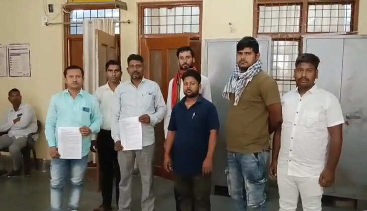 Chandauli Covid Workers, Reinstatement Demand, CMO Office Protest, Covid Employees Protest, Health Department Chandauli, Readjustment Order, Covid Warriors, Job Reinstatement, Employee Agitation, Health Workers Protest, Chandauli News, CMO Office Gherao, Covid Staff Appointment, Uttar Pradesh News, Employee Demonstration