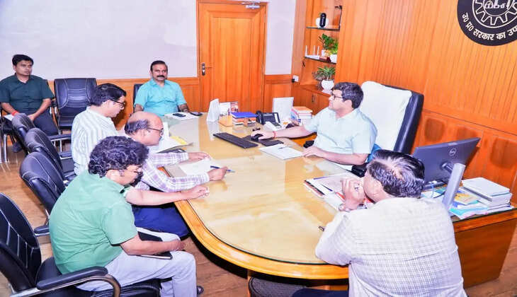 सैयदराजा में बिजली समस्या पर मंथन, ट्रिपिंग और लो वोल्टेज दूर करने के निर्देश