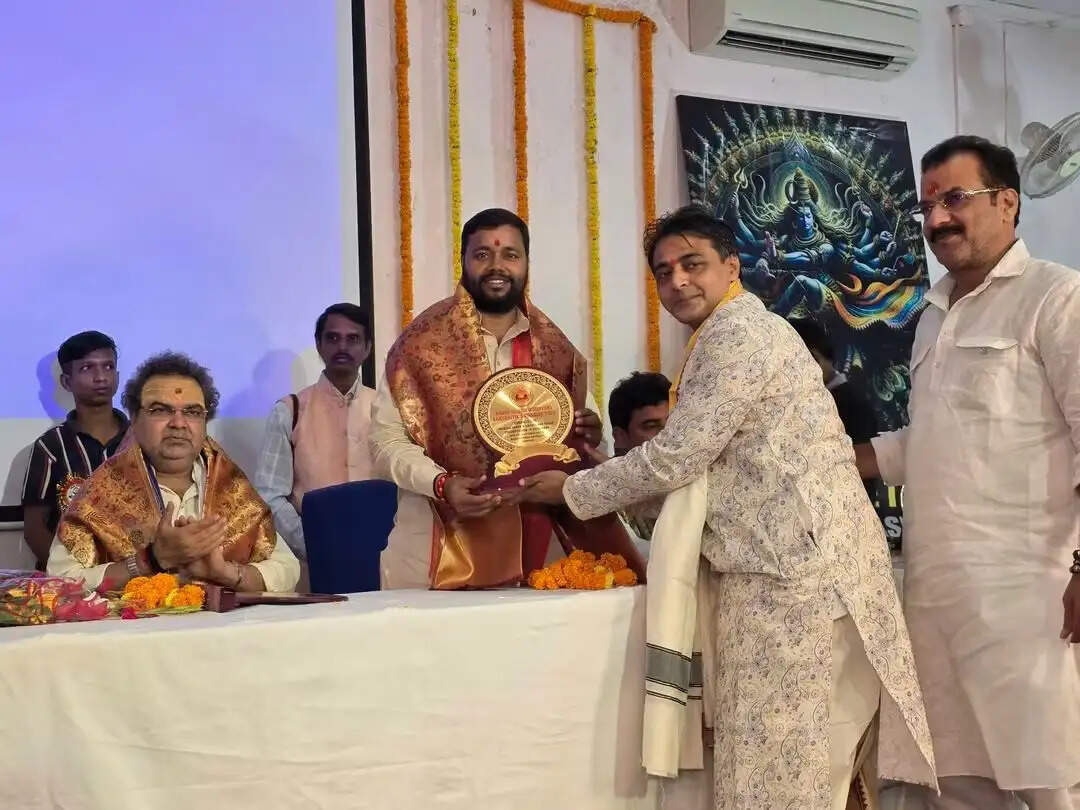 BHU के सांस्कृतिक मंच पर दिखी भारत की एकता और विरासत, अम्बरीश सिंह भोला हुए शामिल