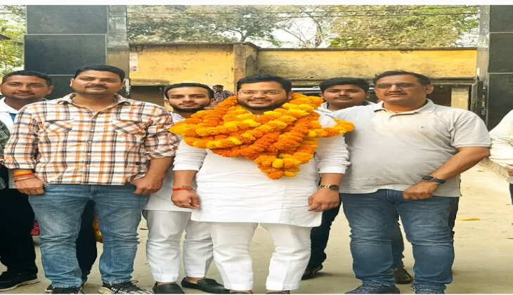 Chanduli News: भाजयुमो के जिला उपाध्यक्ष बने अनुज प्रताप सिंह&nbsp;का माल्यार्पण कर स्वागत किया