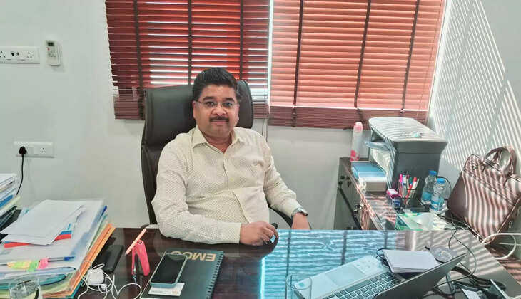 सुपीरियर इंडस्ट्रीज लिमिटेड के चैयरमैन ने दिया दिवाली तोहफा, सभी कर्मचारियों का कराया पांच लाख का बीमा