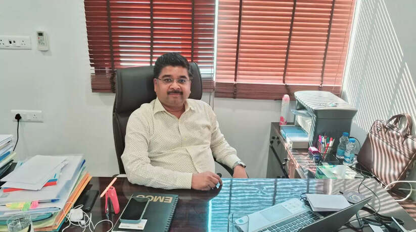सुपीरियर इंडस्ट्रीज लिमिटेड के चैयरमैन ने दिया दिवाली तोहफा, सभी कर्मचारियों का कराया पांच लाख का बीमा