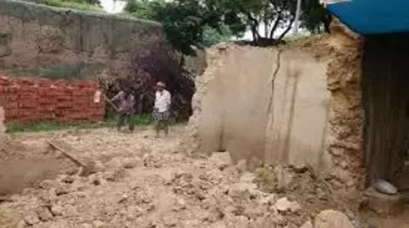 Varanasi News: कच्ची दीवाल गिरने से 61 वर्षीय वृद्ध की मौत