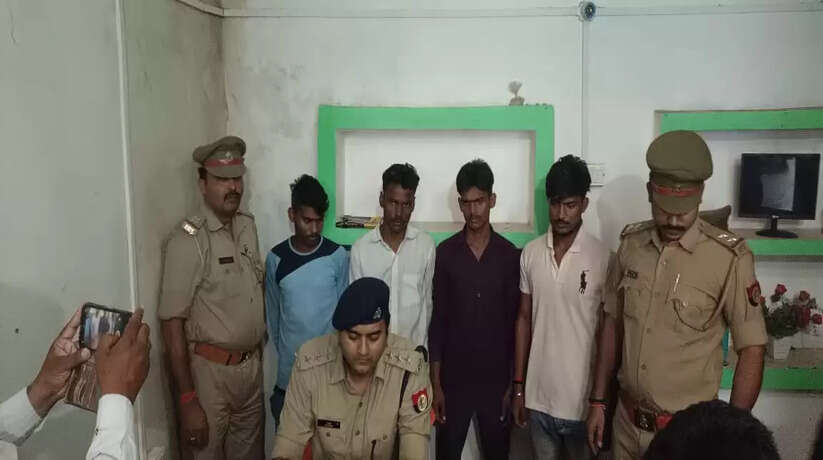 वाराणसी में लोहता पुलिस को मिली बड़ी कामयाबी, मेडिकल स्टोर संचालक से लूट करने वाले चार लुटेरों को किया गिरफ्तार