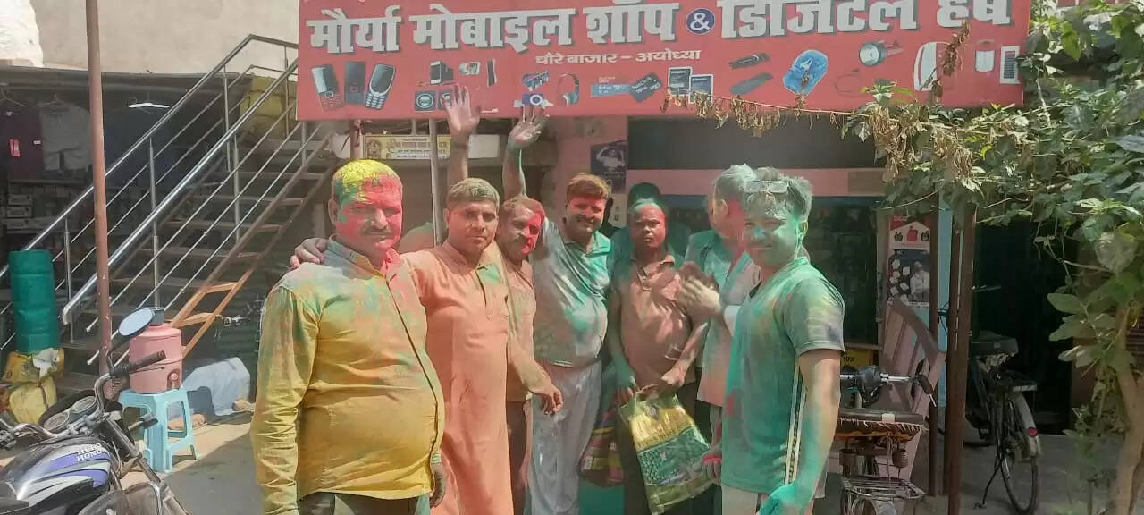 Police personnel played tremendous Holi at police line and various police stations of the district