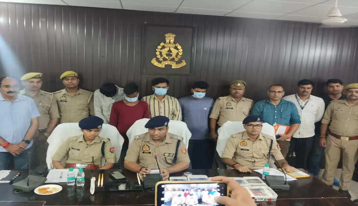 डिजिटल हाउस अरेस्टिंग स्कैम करने वाले 4 शातिर साइबर अपराधी गिरफ्तार, उनके कब्जे से भारी मात्रा मे मोबाइल, बैंक खाते, सिमकार्ड, एटीएम कार्ड व नकदी बरामद