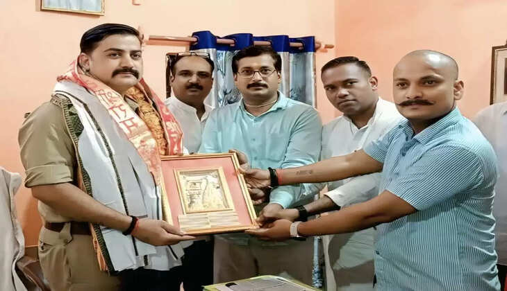 व्यापारियों ने किया चौबेपुर के नए थाना प्रभारी का सम्मान,थाना प्रभारी ने सहयोग का दिया आश्वासन
