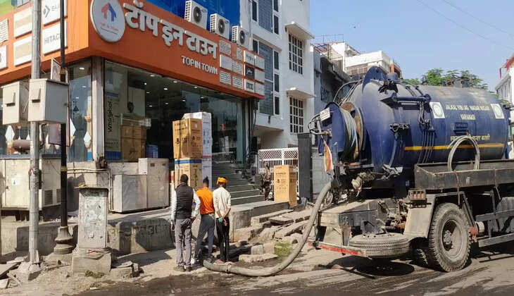 वाराणसी में सालों से चल रही सीवर की समस्या का हुआ समाधान, लोगों ने लाइव भारत न्यूज़ को किया धन्यवाद