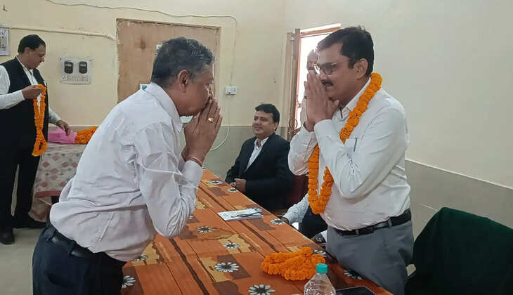 कमिश्नरी बार एसोसिएशन ने मंडलायुक्त इन्द्र विक्रम सिंह का किया स्वागत, अधिवक्ताओं ने दिया सहयोग का भरोसा