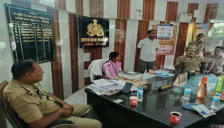 गोरखपुर: दिव्या यादव बनीं एक दिन की सहजनवां थाना प्रभारी
