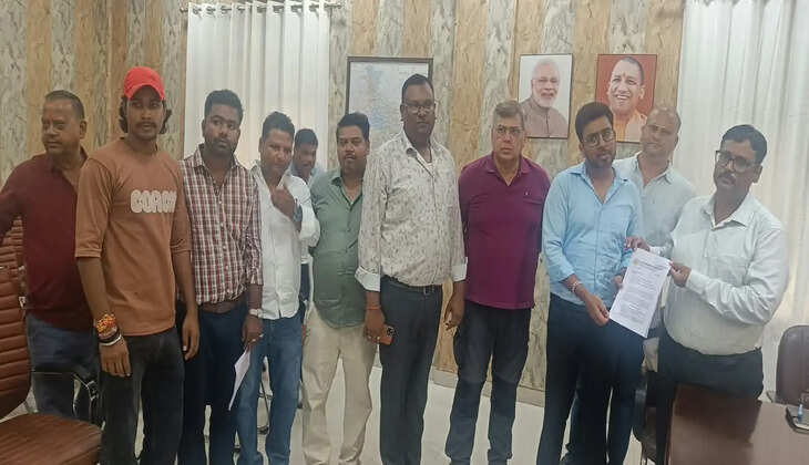 LPG वितरकों ने सात सूत्रीय मांगों को लेकर सौंपा ज्ञापन
