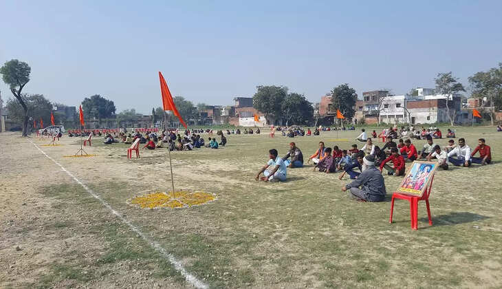 रायबरेली। बरखंडी विद्यापीठ इंटर कॉलेज शिवगढ़&nbsp;के मैदान में 'शाखा संगम' कार्यक्रम संपन्न