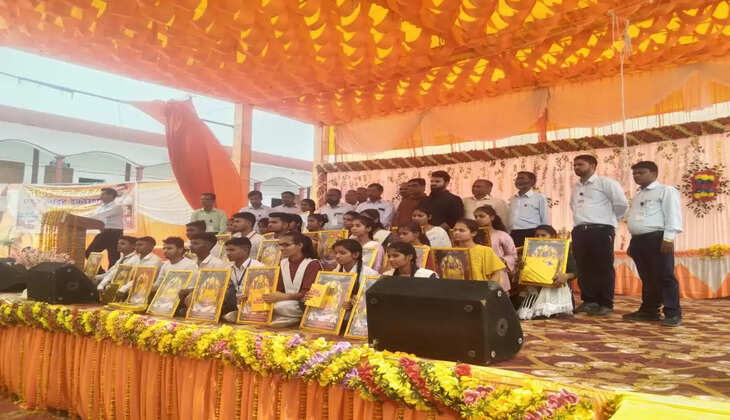 Ayodhya News:&nbsp;फूला देवी चंद्रधर मिश्र पीजी कॉलेज चन्दौका भीटी का वार्षिकोत्सव एवं प्रतिभा सम्मान समारोह संपन्न
